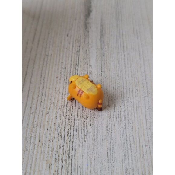 Miniature Disney Tsum Tsum Tigger Winnie Pooh Disney Pixar toy figure - Picture 5 of 5